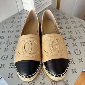 Chanel Women's Black and Tan Espadrilles